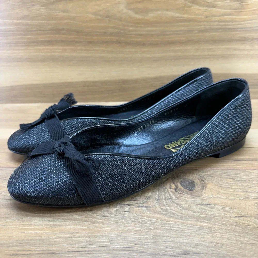 Salvatore Ferragamo Varina Raffia Woven Flats 10 B Womens Black Bow Slip On